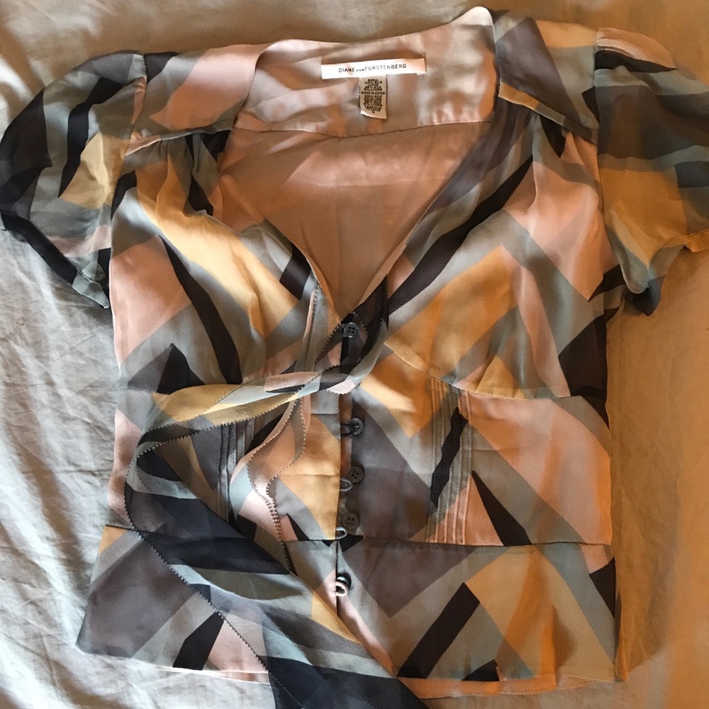 💄DVF💄100% Silk & Sexy Blouse 👚